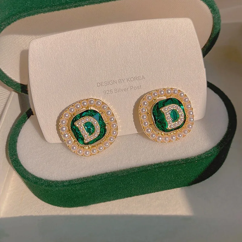 

Светильник Ги-подвески женские с искусственным жемчугом и буквой D