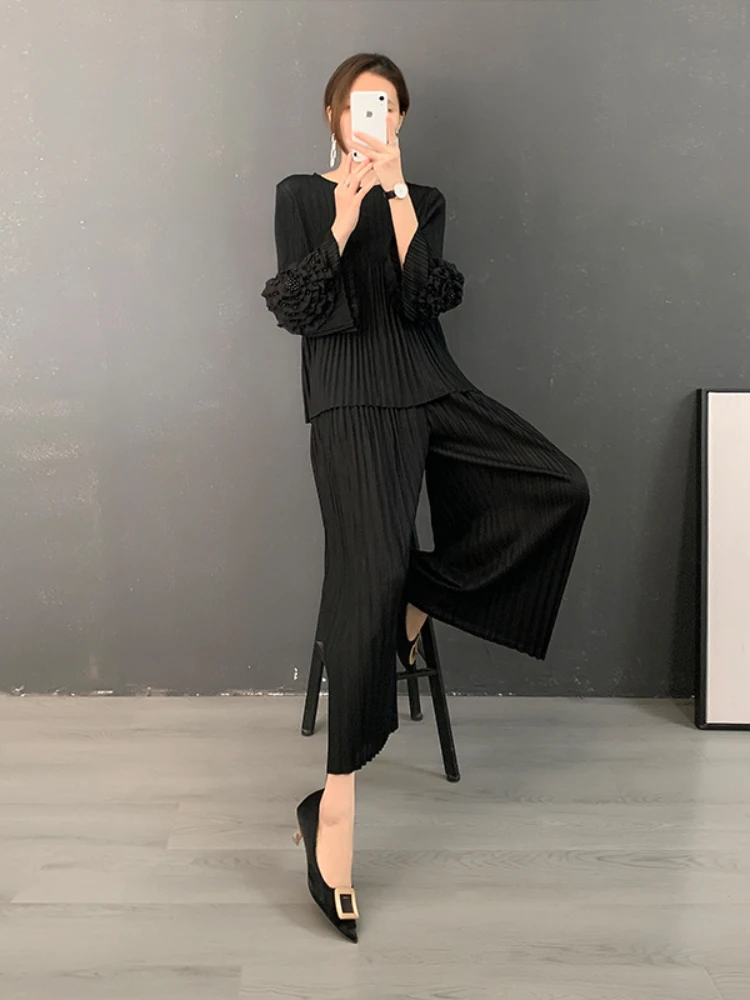 Autumn/winter 2022 pleated high-end temperament fashion set bubble sleeve round neck top+wide leg pleated pants two-piece set