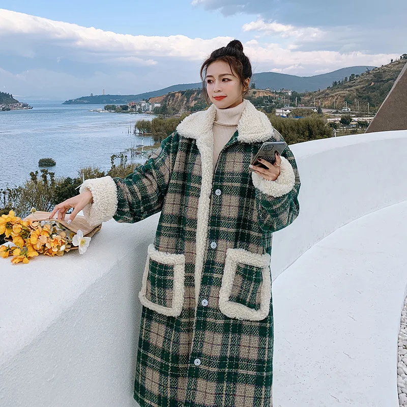 

Winter Women's Plaid Coat Temperament Lamb Wool Stitching Green Plaid Woolen Jacket Long Korean Style Thickened Windproof Cloak