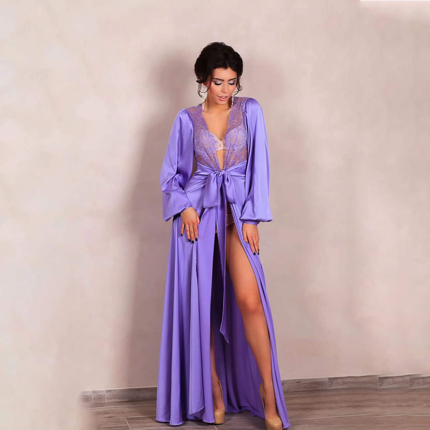 

Фиолетовая шелковая женская ночная рубашка, Сексуальная кружевная одежда с вырезами спереди, удобная Пижама, халат, домашняя одежда, одежда для сна на заказ