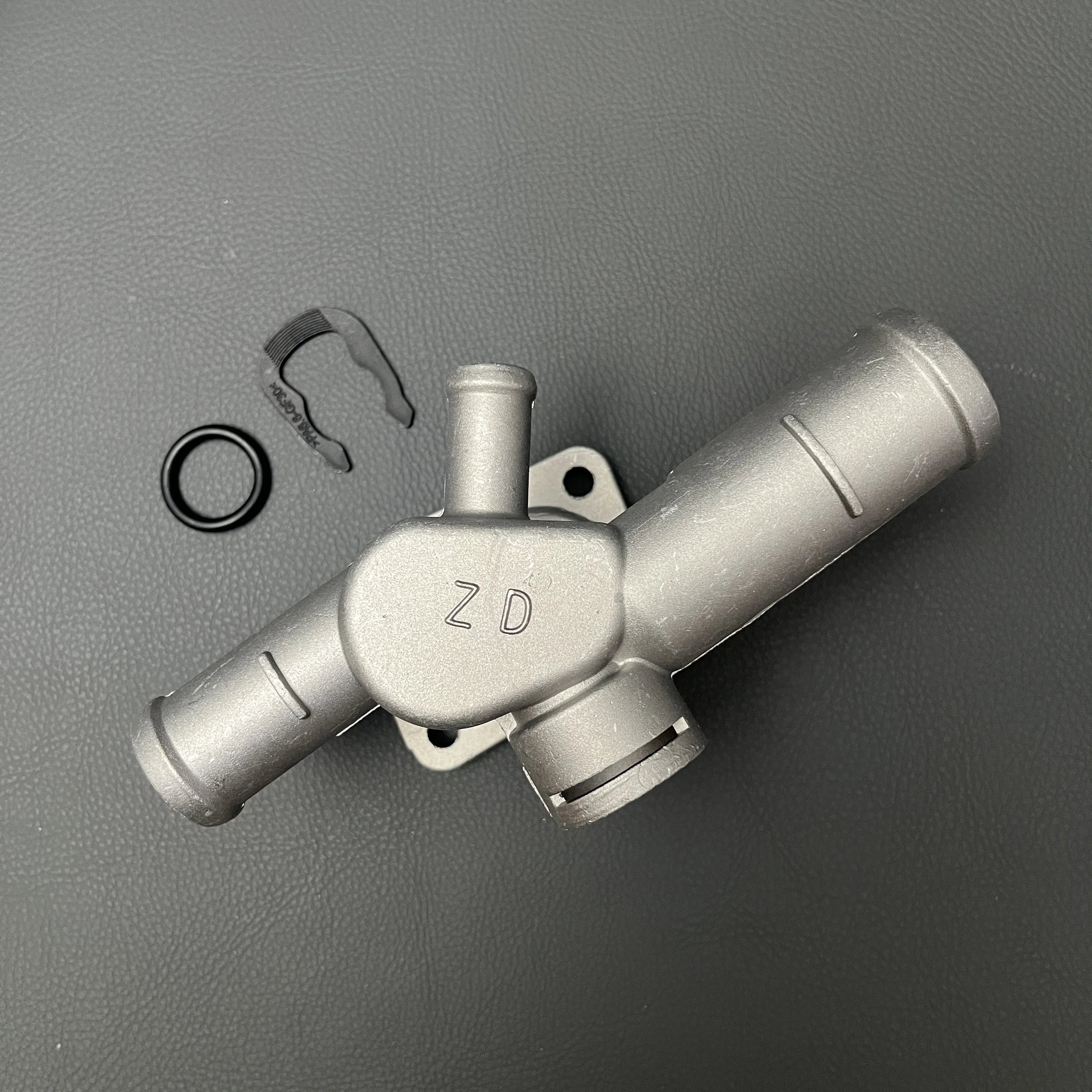 06A 121 133 алюминиевые фланцы для охлаждающей воды соединитель шланга охлаждающей жидкости тройник для VW Bora POLO 1,6 T Touran для Skoda Octavia 2,0 T