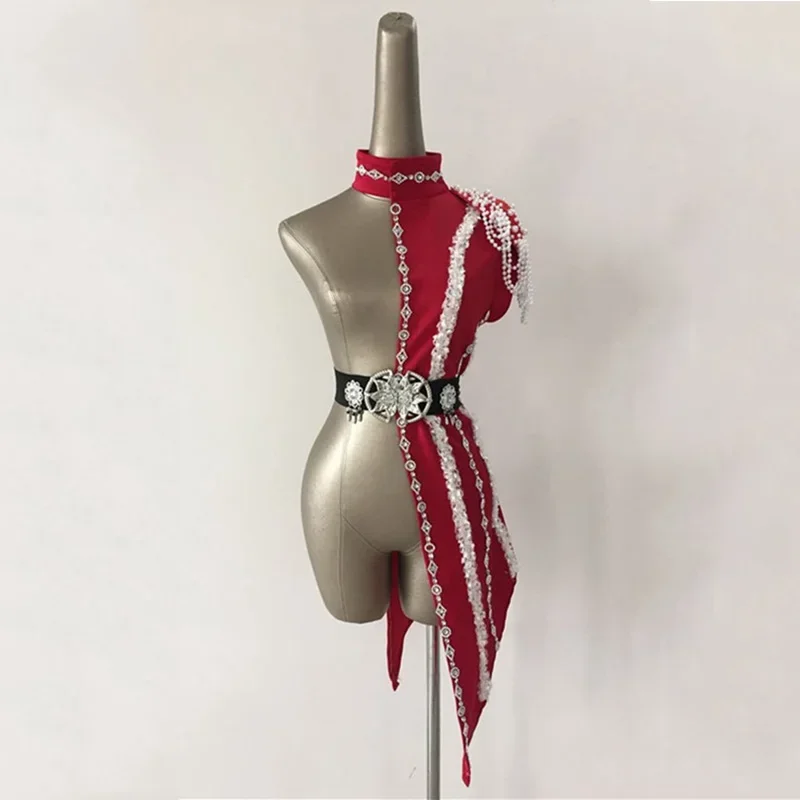 Рисунок 2 - Женский сценический костюм в стиле пэчворк