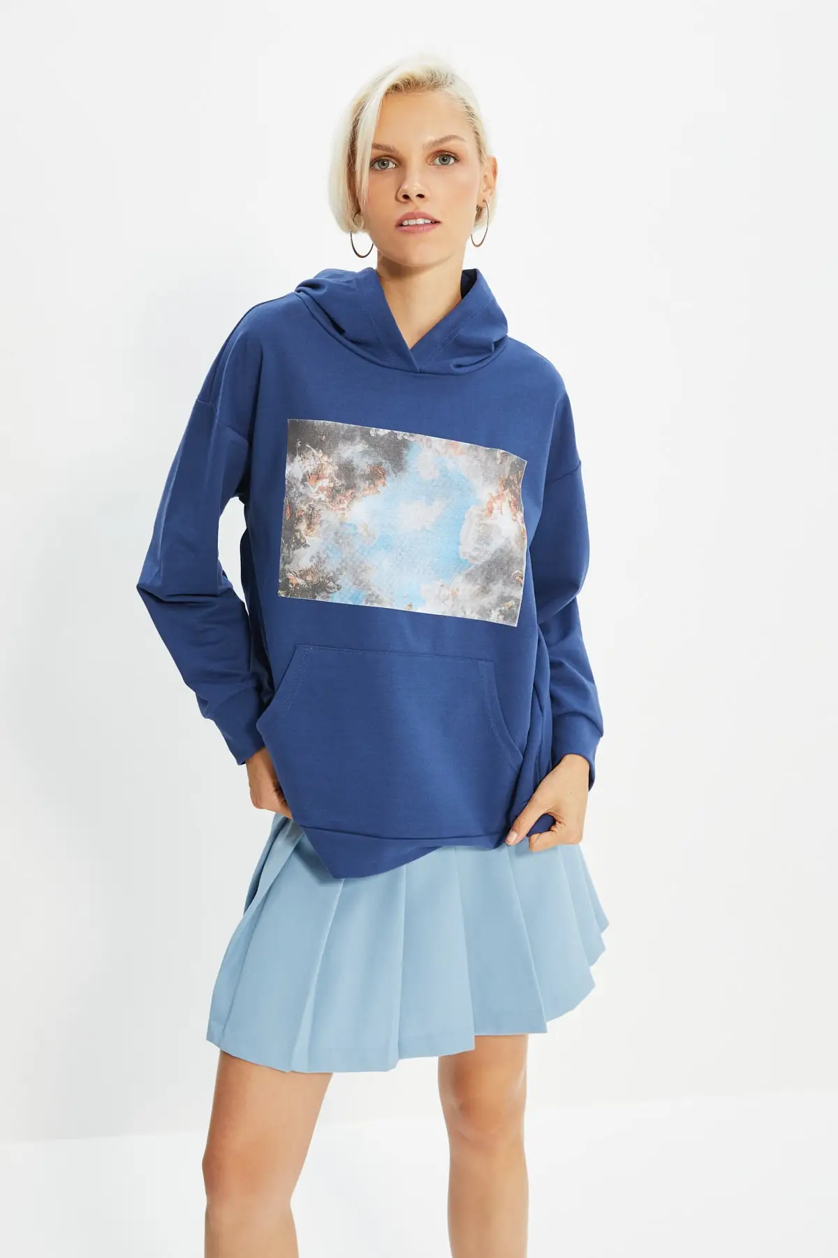 

Trendyol Oversize Knitted Sweatshirt TWOAW22SW0686