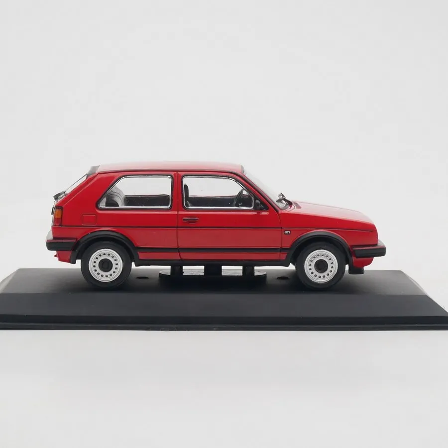 Фото Металлическая модель автомобиля Ixo 1:43 VW GOLF 2 GTI 1984 года №3