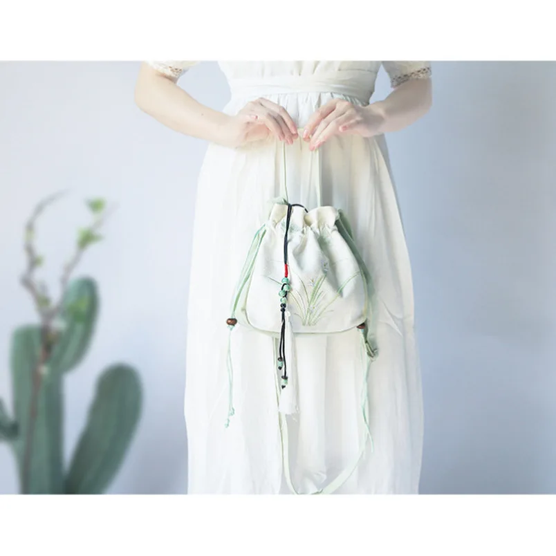 2023 Antique Women's Embroidered Dropshopping Shoulder Bag Flower Bunch Mouth Tassel Gilrs Hanfu Exquisite Handbag