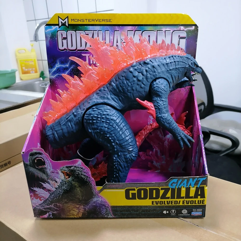 Фигурка гигантской Годзиллы
