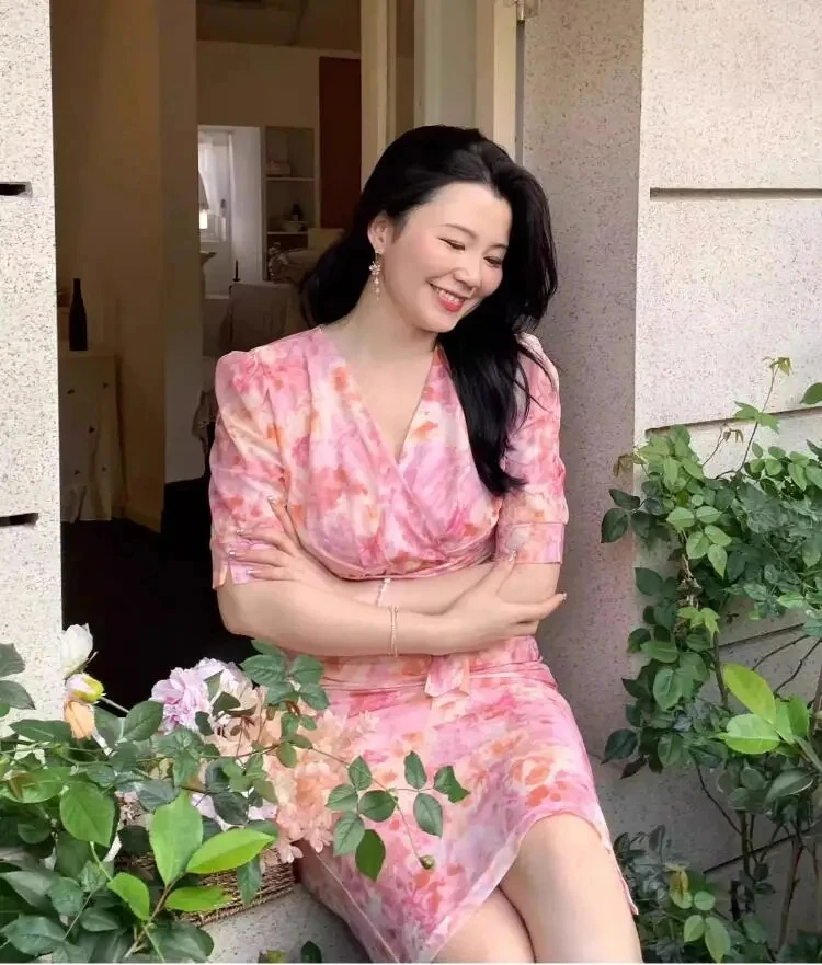 Новое весенне-летнее модное повседневное эластичное брендовое женское платье