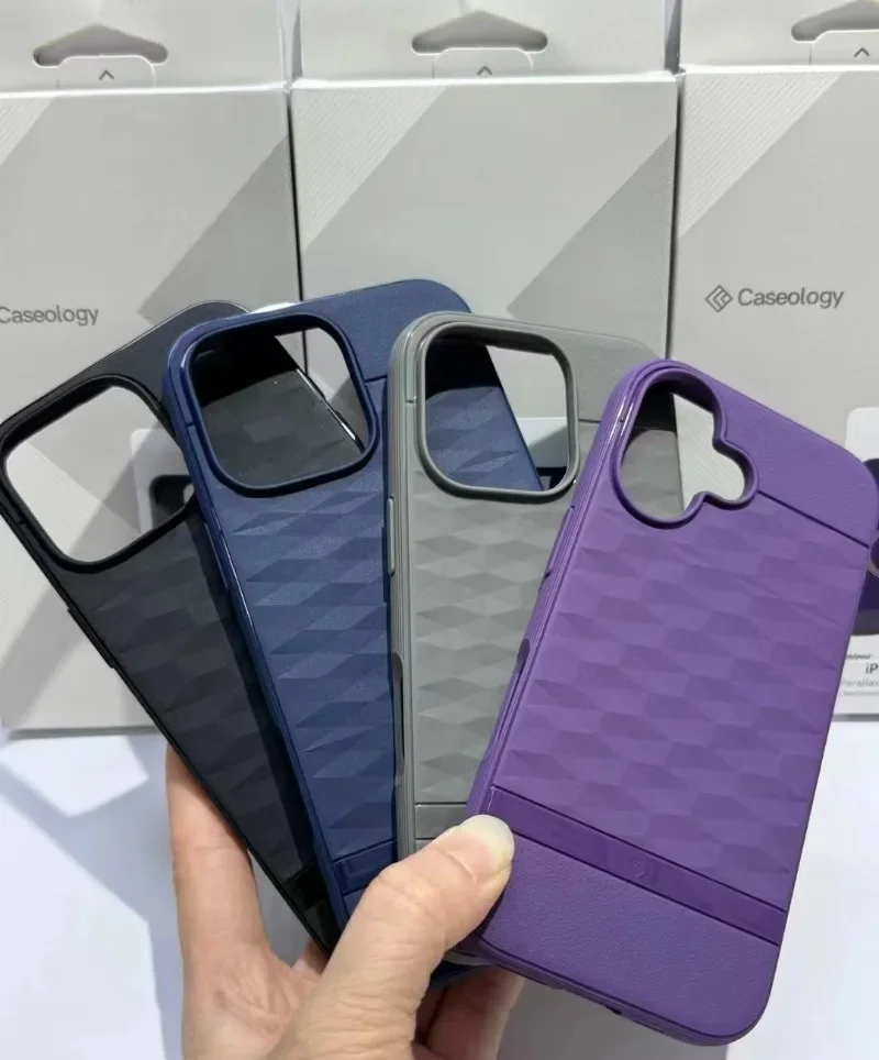 Чехол для iPhone 16 Pro Max 15 Plus с гофрированным рисунком