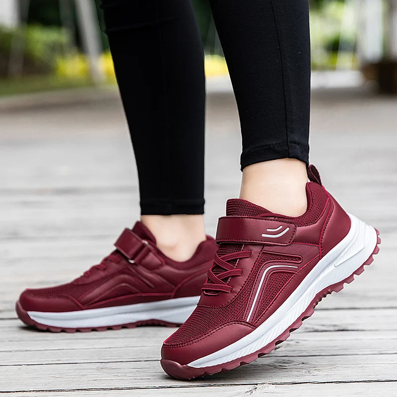 Новинка Весна 2023, женская обувь, модная обувь для мам, спортивные беговые кроссовки для мужчин среднего и пожилого возраста, повседневные кроссовки