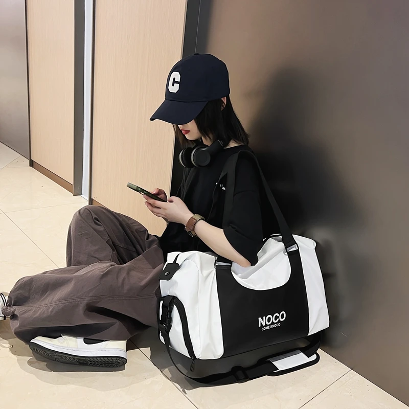 

YILIAN Waterproof Oxford Cloth Travel bag 2022 New fashion versatile large capacity handbag for men and women fitness backpack