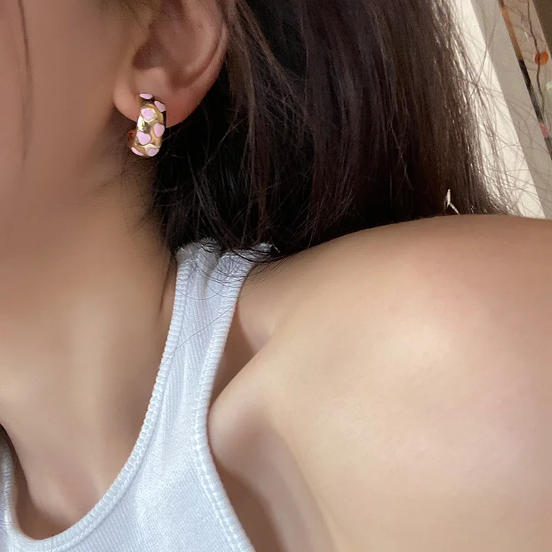 

2022 new trend vintage pink heart stud earring for women cute y2k aesthetic c shape hoop earring korean fashion 90s jewelry aros