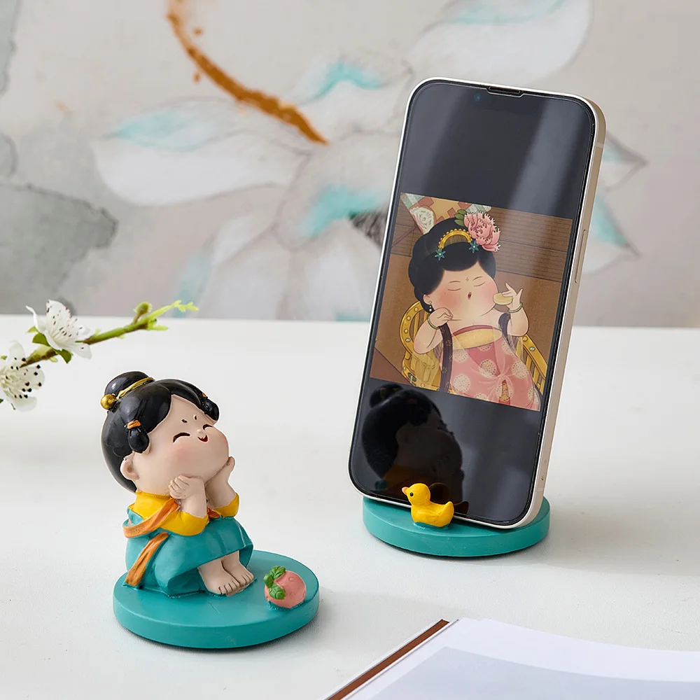 

Cute Hanfu Girl Miniature Sculpture Mobile Phone Stand Kawaii Room Decoration Accessories Creative Resin Figurines for Interior