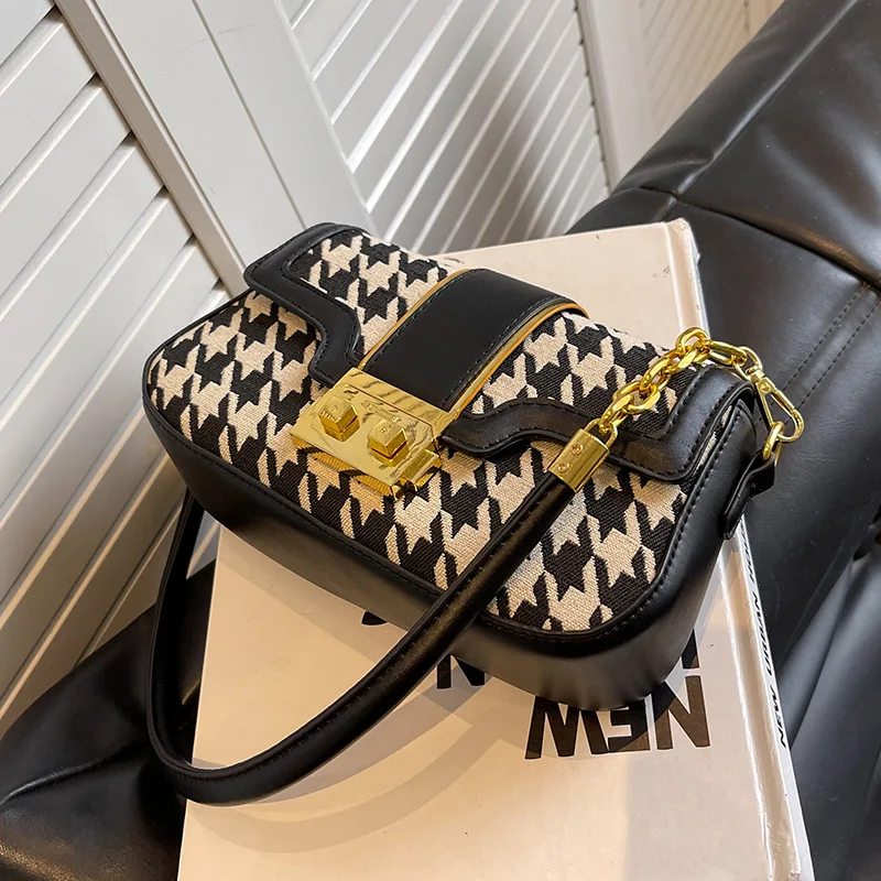New Luxury Designer Checked Fashionable High Quality Cross Body Shoulder Armpit Small Square Lady Fashionable Purses And Handbag