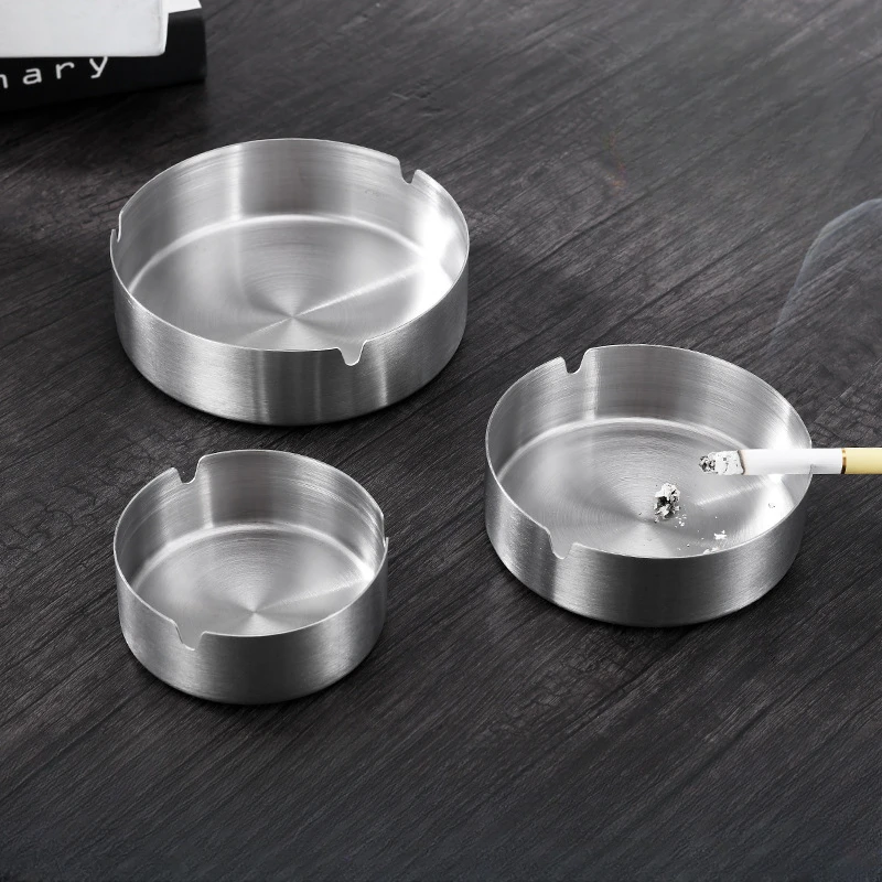 

Round Stainless Steel Cigarette Ashtray Portable Tabletop Silver Metal Ash Tray for Smoker Fly Ash Proof Home Decoration