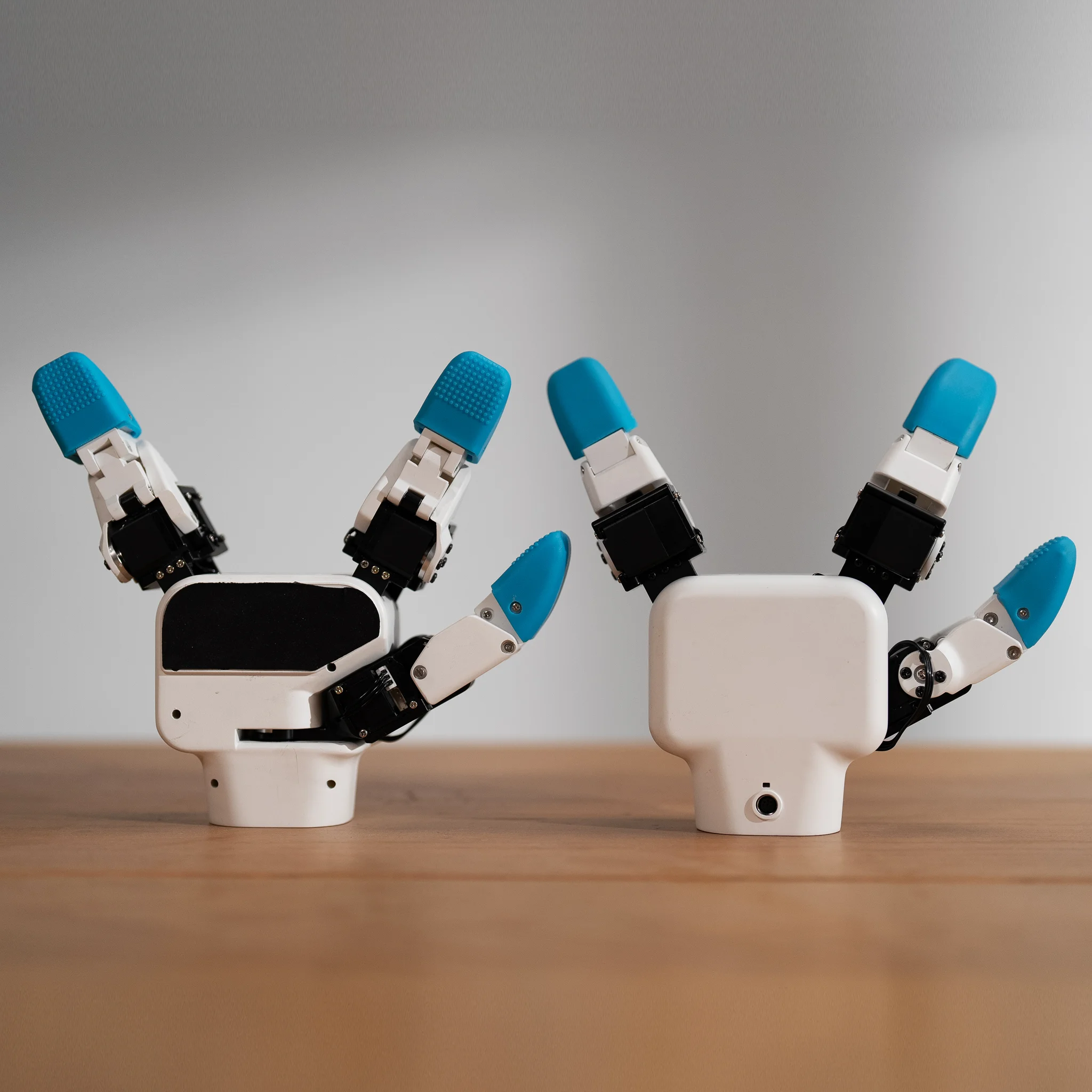 Фото Elephant Robotics myGripper H100: захват с 3 пальцами для Pro 630/Mercury — точное измерение гибкости (левая и правая рука) №2