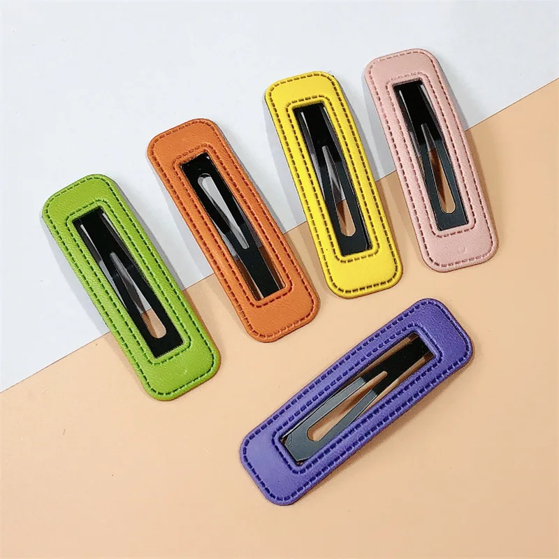 

Детские простые Модные Разноцветные заколки из искусственной кожи с отверстиями, квадратные заколки для волос в Корейском стиле, милые аксессуары для волос для девочек, новинка 2022