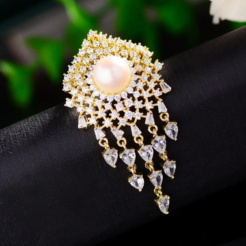 

Fashion Temperamen Pearl Zircon Tassel Brooches Pins For Women Brand Design Luxury Jewelry Wedding Party Statement Corsage