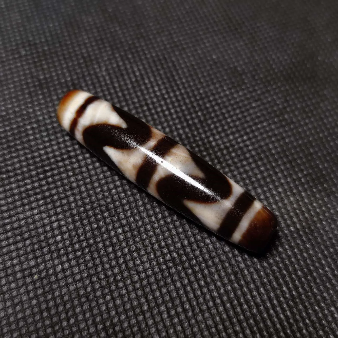 

Amulet DZI старые черные/белые двойные тигровые зубы мастер шляпа с агатом бусины для мужчин и женщин ювелирные изделия ожерелье стандарт бесплатная доставка