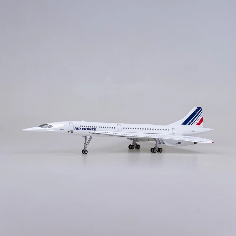 

Модель самолета из полимерной смолы в масштабе 1:125 Air France, коллекционный подарок с колесами и светом около 50 см