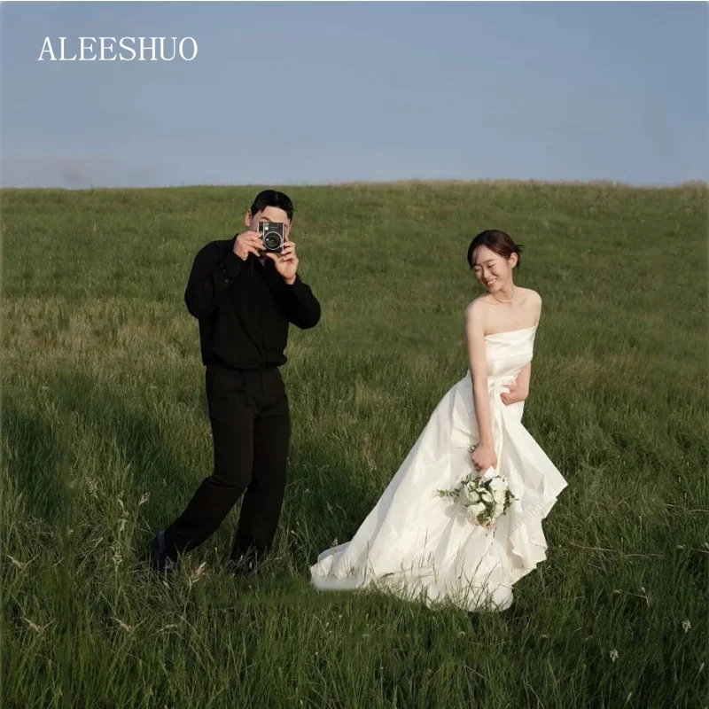 Женское свадебное платье без бретелек