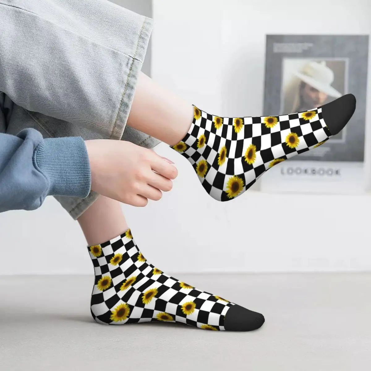 

Sunflower Print Socks Black and White Checkered Soft Indoor Short Tubes Large Chemical Fiber Children Crazy Socks