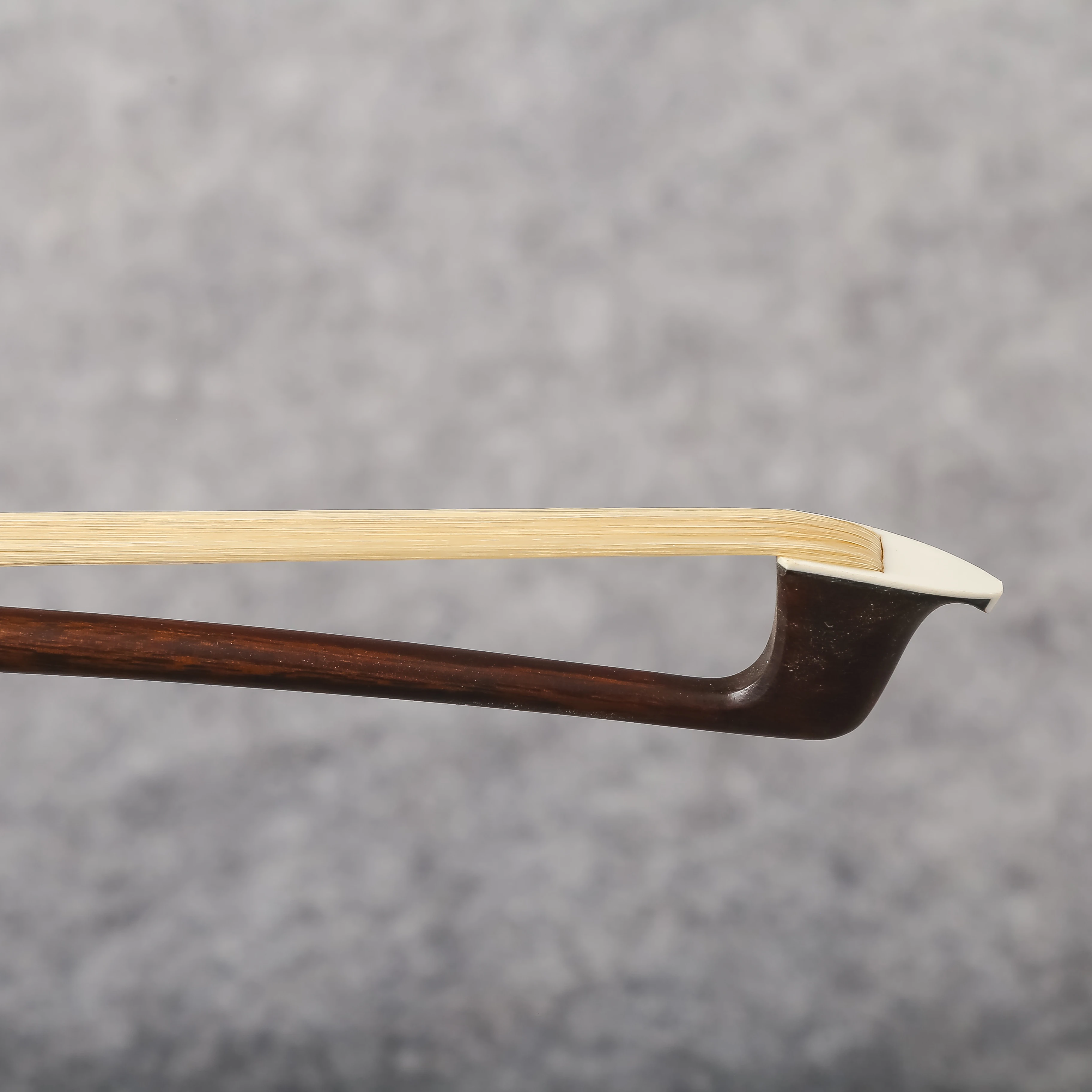 Бесплатная доставка Лук для скрипки 4/4 размера круглая палочка из бразильского