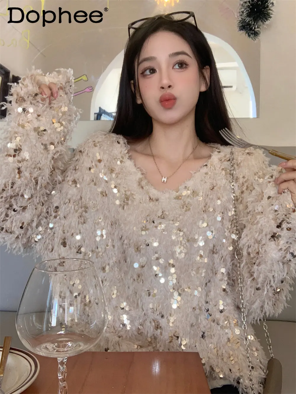 

Elegant High-Grade Heavy Industry Feather Sequins V-neck Knitted Sweater Top Women's Spring Autumn Design Plush Sweater Pullover