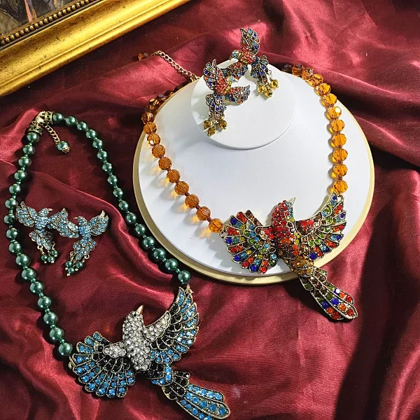 

Женское винтажное ожерелье с подвеской