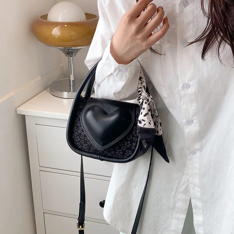 Love Women's Bag 2022 Trend Vintage PU Crossbody Shoulder Bag Small Heart Luxury Designer Handbag Female Green Tote Shoppers Bag