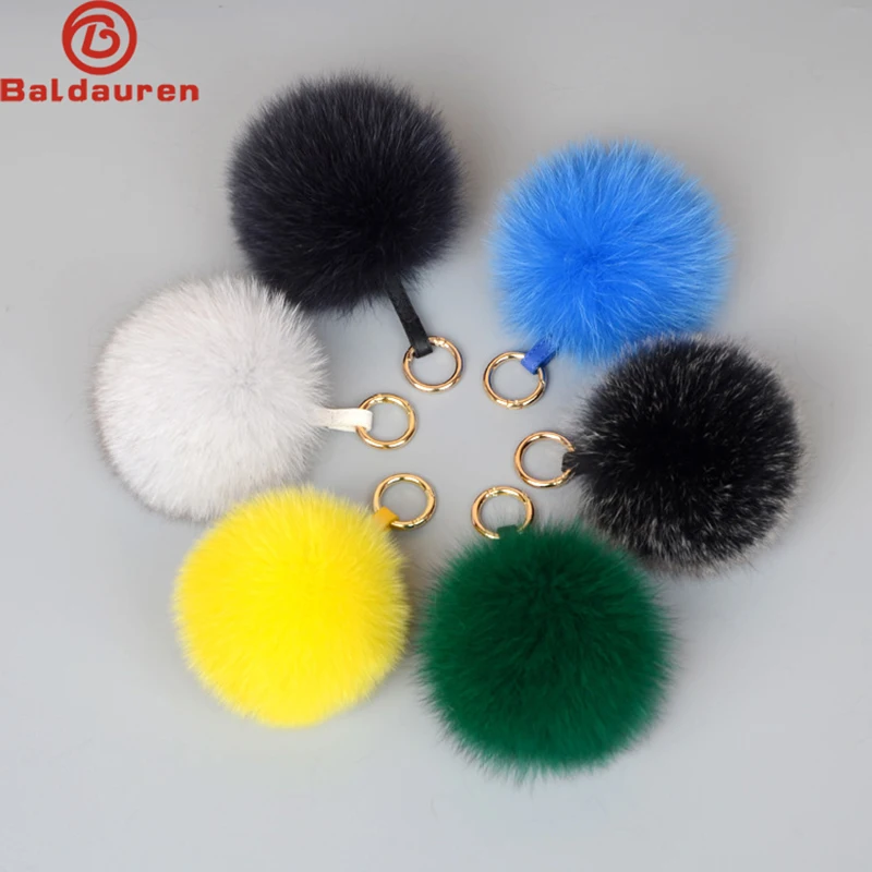 

2023 Fluffy Real Fox Fur Ball Poms Keychain For Women Luxury Pompom Keyring Accessories Bag Decoration Emo Trinket Jewelry Gifts