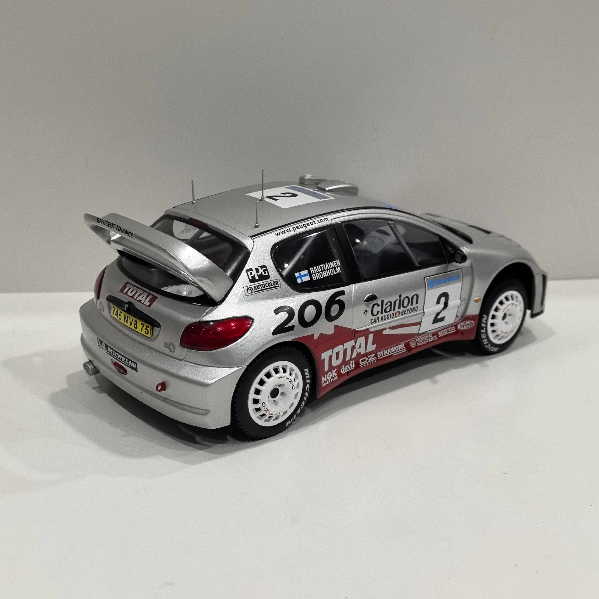 Фото Литой под давлением IXO масштаб 1/18 PEUGEOT 206 WRC # Модель автомобиля из сплава Peugeot Racing 2, Коллекционная игрушка, подарок, сувенир, украшение для дисплея №5