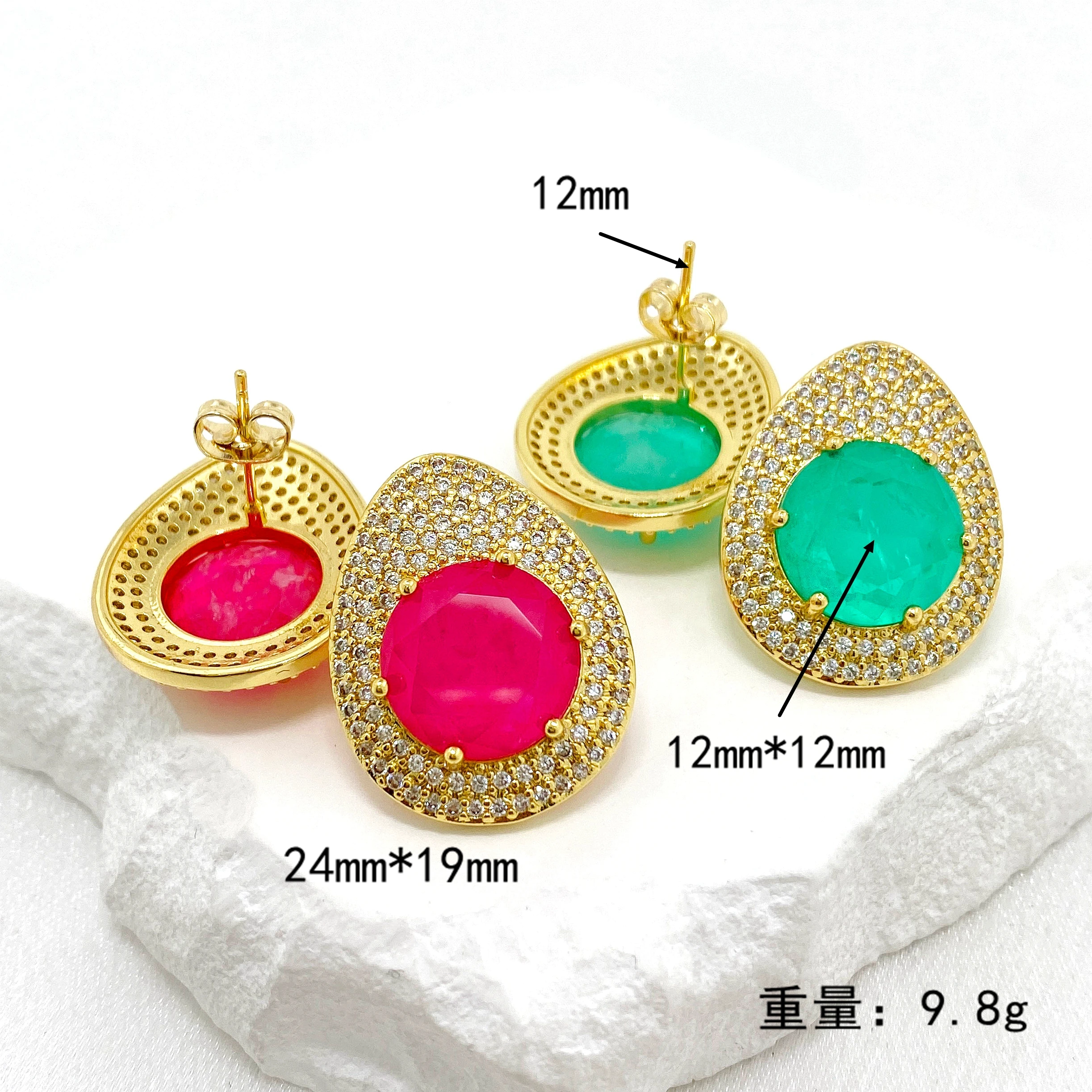 Серьги-подвески с фианитом круглой огранки в форме яйца