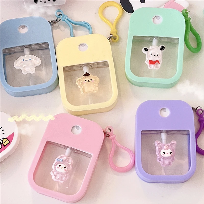 

Силиконовая маленькая портативная подвеска, бутылка для духов Kuromi, диспенсер для распыления MyMelody, пустая бутылка в виде коричника, бутылка ...