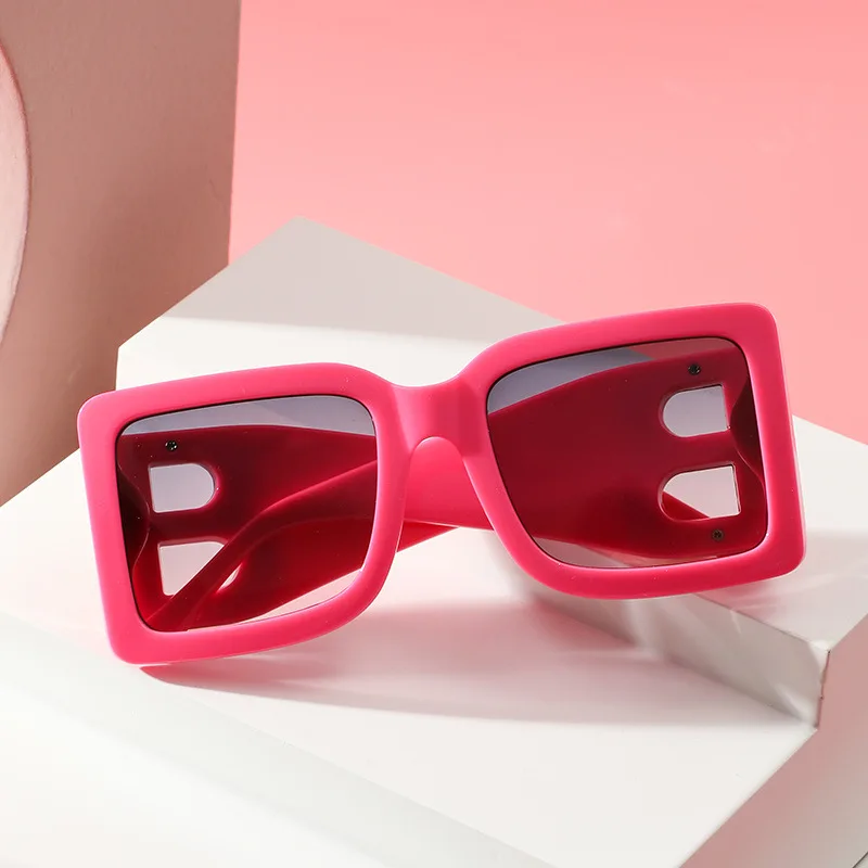 

MIZHO New Fashion Oversized The Letter Square Trend Quality Sunglasses Women Brand Luxury UV400 Retro Sunglasses Gafas de sol