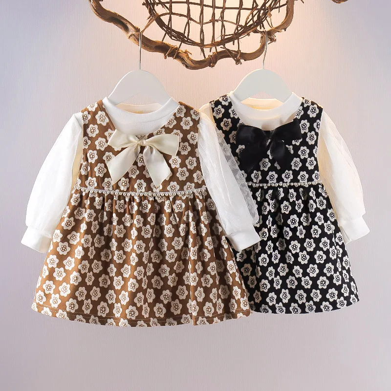 

Платье детское с длинным рукавом, бантом и жемчужинами