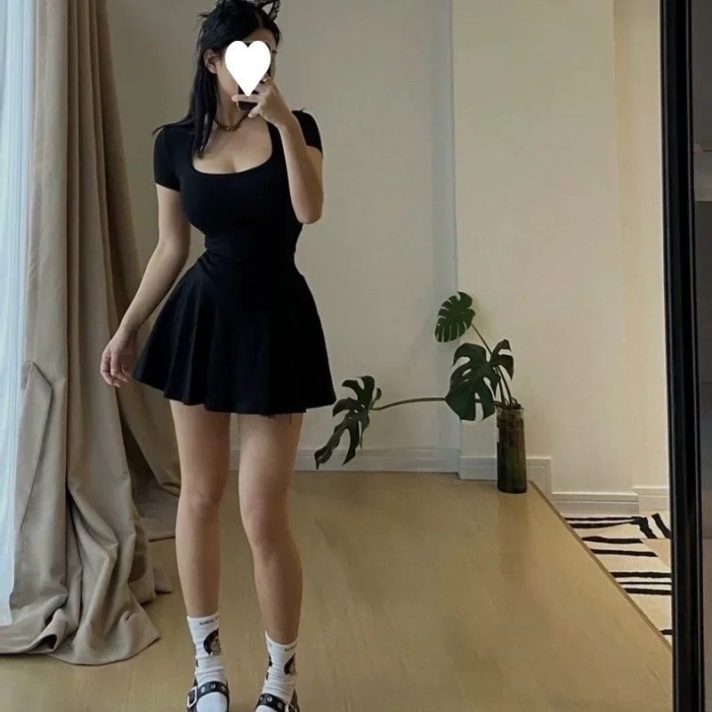 Женское мини-платье Petitemini с квадратным воротником