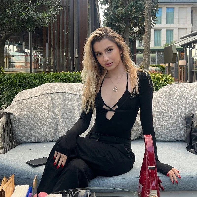 Женское боди с длинным рукавом 2024 черная базовая футболка разрезом на шее