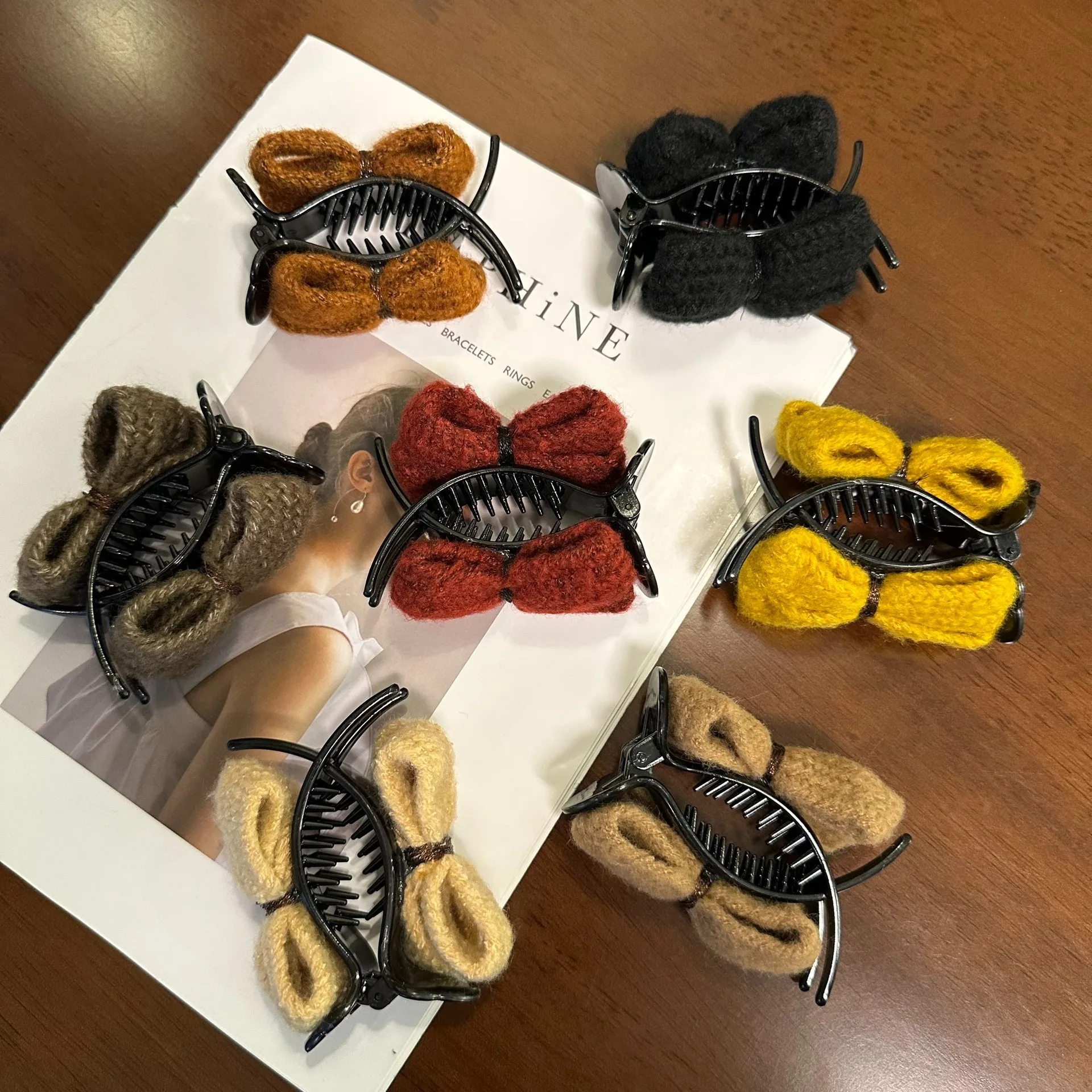 

Fashion Solid Color Bowknot Hair Clip Autumn Winter Wool Braided Hairpin Women Girls Bath Ponytail Bun Hair Claw Clip Headwear