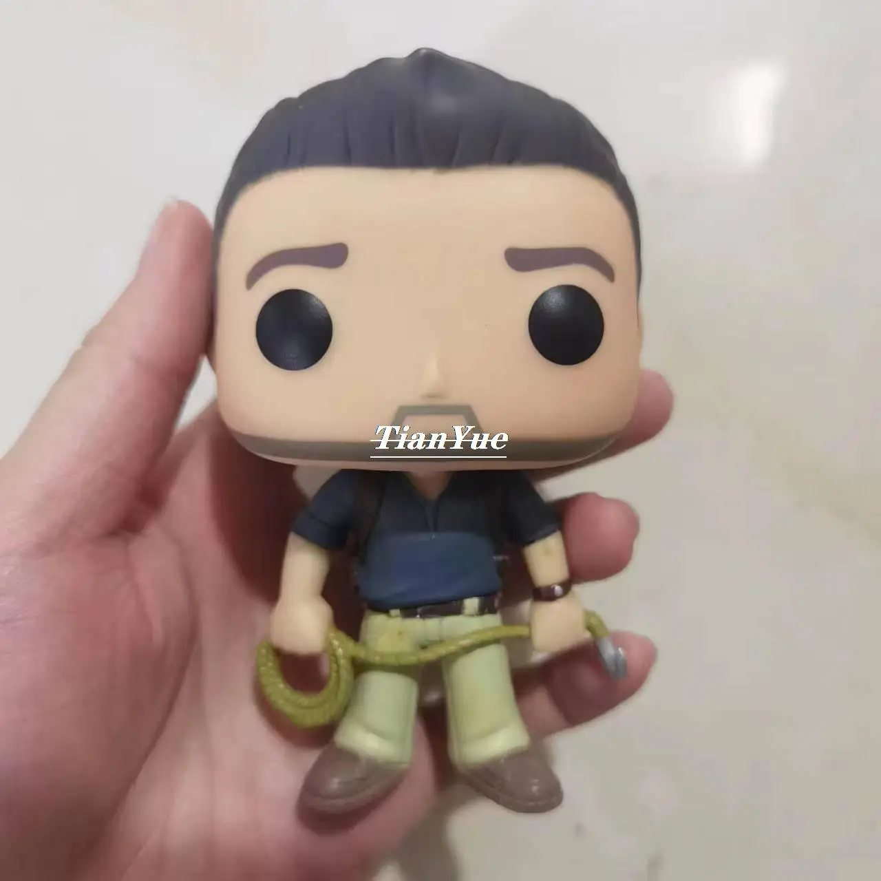 

Anime Nathan Drake Game Character Vinyl Model Figure 10cm