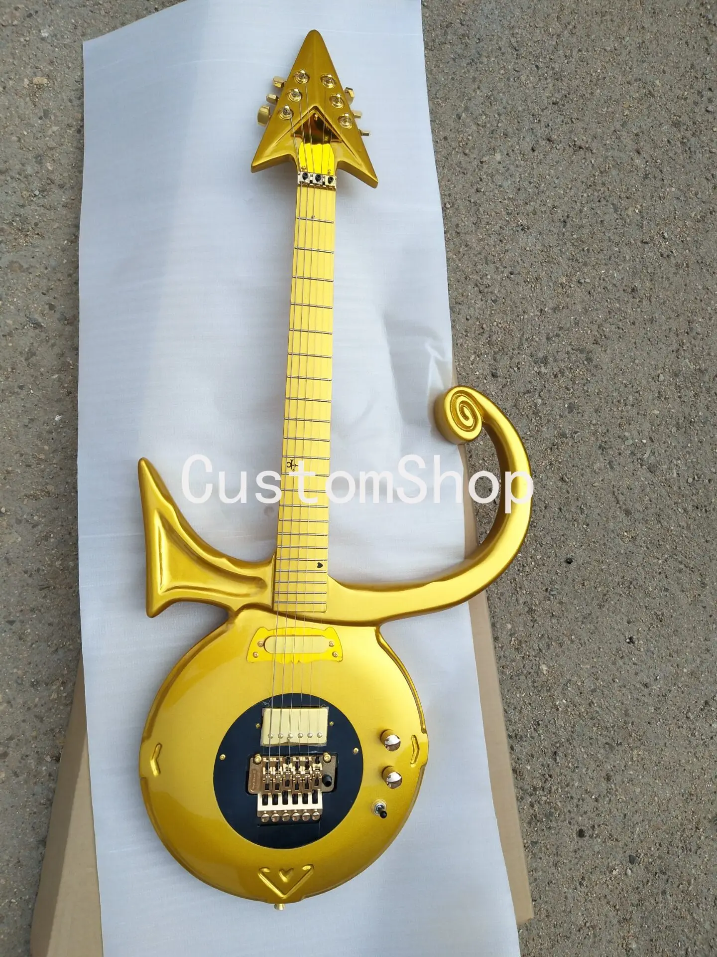 

Rare Shaped Guitar Gold Prince Love Symbol Electric Guitar Floyd Rose Tremolo Tailpiece, Gold Single Pickup Gold Ring,