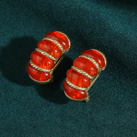 Серьги-гвоздики STALAIT из красного камня