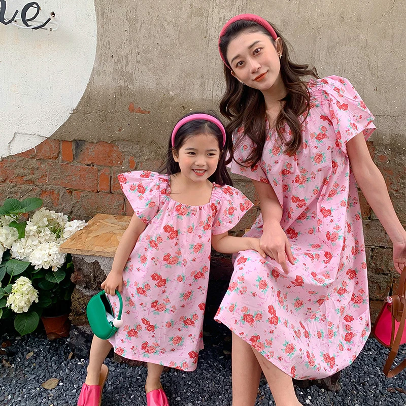

Summer Parent-Child Dress Mother Daughter Pink Floral Dress Girls Small Flying Sleeve Square Neck Dress Casual Children Clothes