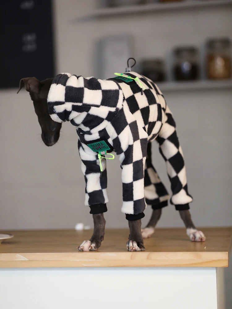 Одежда для домашних животных модная черно-белая клетчатая зимняя теплая одежда