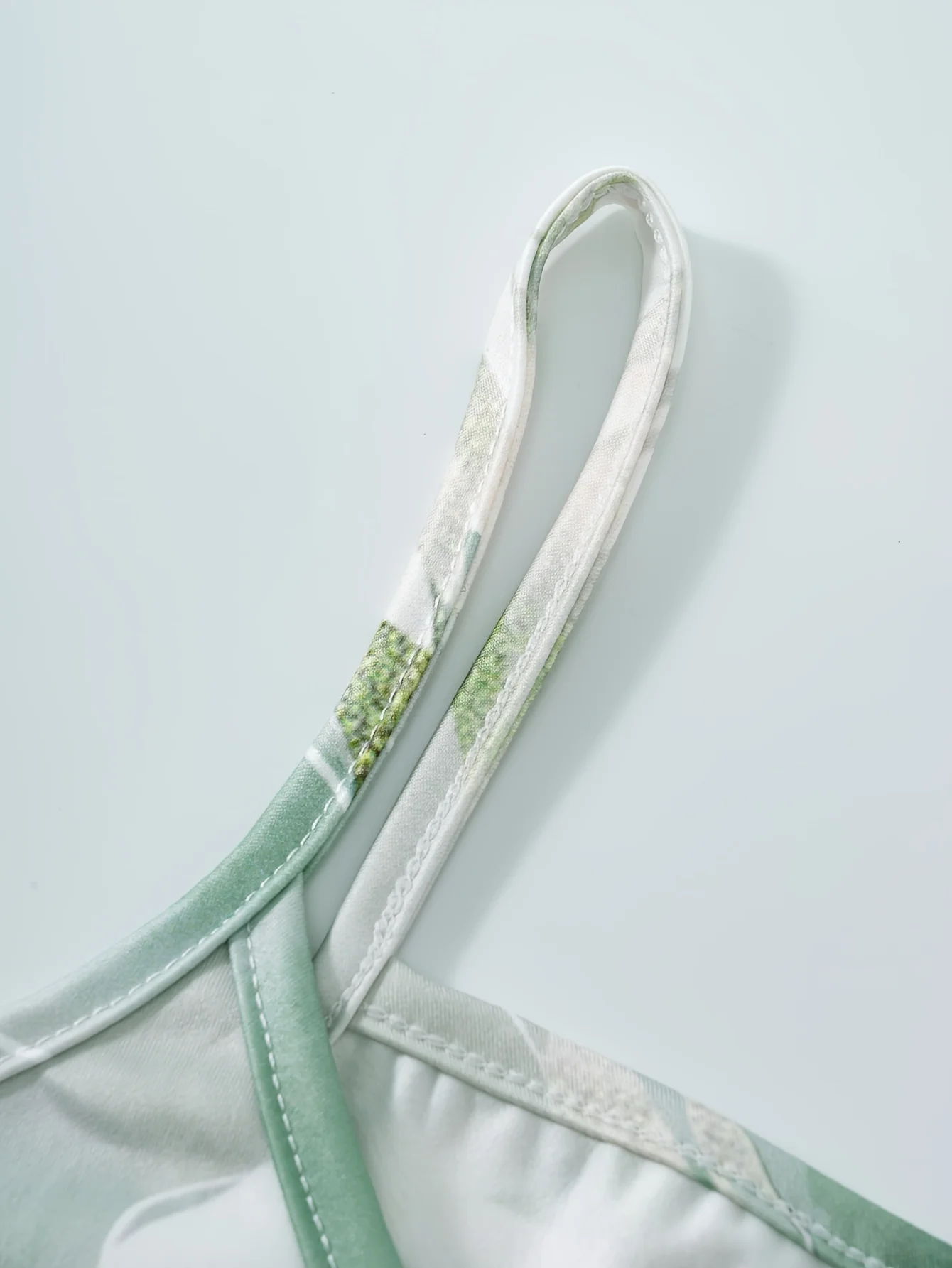 Женское вечернее платье без рукавов элегантное на бретелях-спагетти с