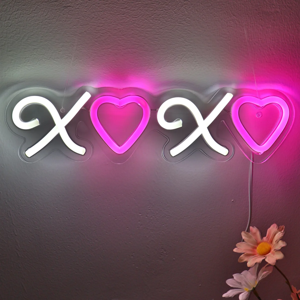 Рисунок 5 - Неоновая вывеска XOXO X в форме сердца