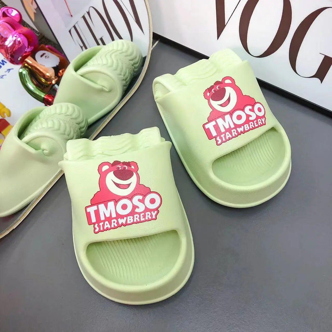 Disney 2023 new Strawberry Bear Couple Sandals Ultra Light Eva Material Cartoon Cute Women's Indoor Bathroom Non-slip Slippers