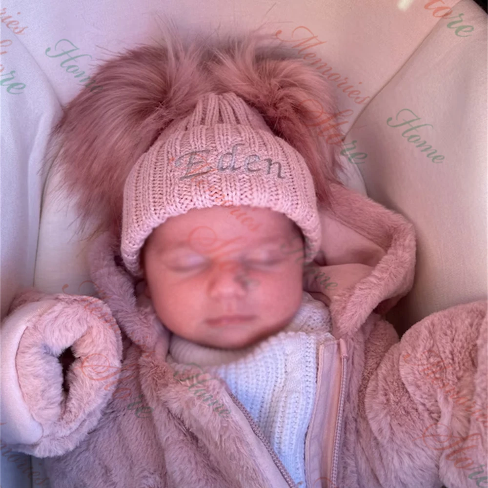 Детская шапка на осень и зиму детский пуловер с вышивкой именем вязаная двумя