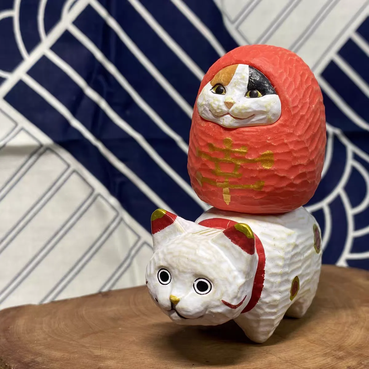 Фото Капсульные игрушки SO-TA: милые кавайные сувениры с котиками Неко Мияги и ХанаФусы Сакуры, том 1 2 фигурки котят Дарума Кокэши Манэки-нэко №3