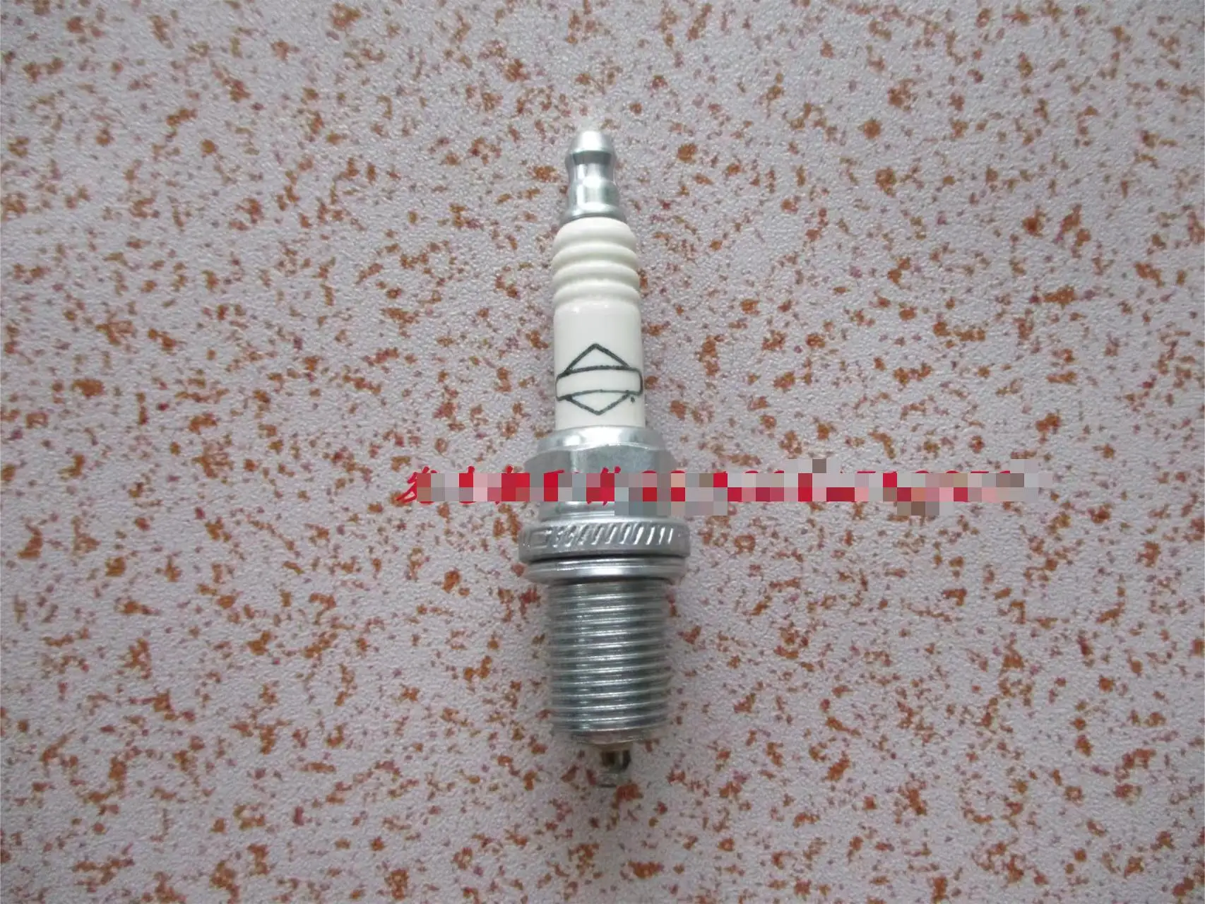 Свеча зажигания Balithon RC12YC оригинальная двухцилиндровая бензинового двигателя