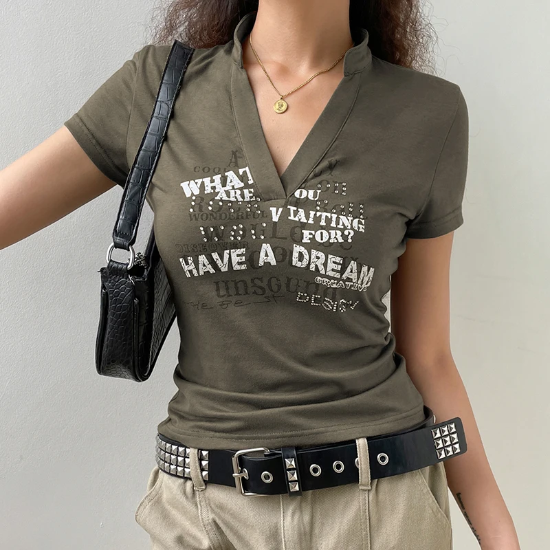 

Американская Винтажная футболка с буквенным принтом и V-образным вырезом 1920-х, графическая эстетика, Готическая футболка Y2K, женские панковские приталенные повседневные шикарные топы в стиле хиппи